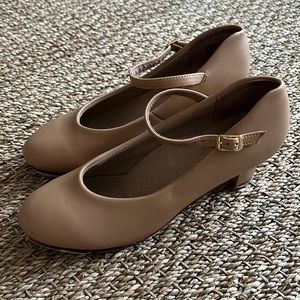 Women's 1.5" heeled Nude Balera Tap Shoes size 7.5